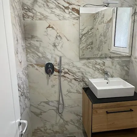 Kledi & Appartement Lezhë