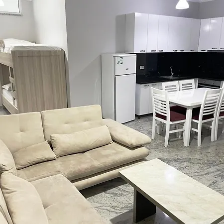 Kledi & Apartment Lezhë